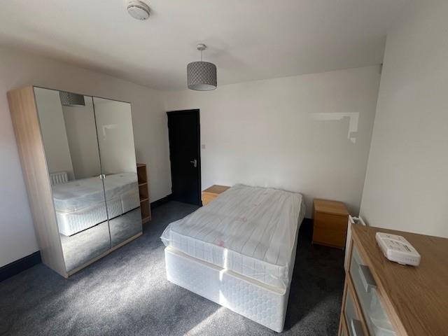 129 Charlotte Road,Bramall Lane,Sheffield,4 Bedrooms Bedrooms,2 BathroomsBathrooms,Terraced,1712